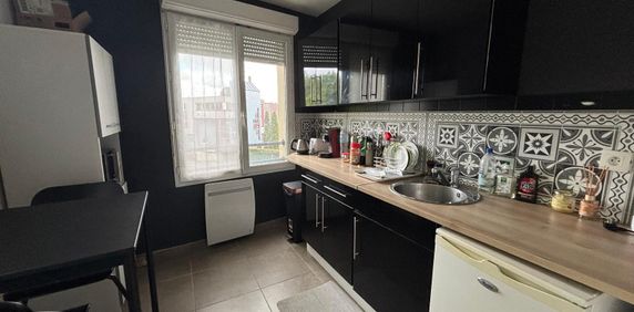 Location Appartement 2 pièces 55m² MAUBEUGE 59600 - Photo 2