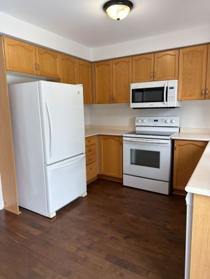 For Lease - 12 Woodfern Court, Barrie, Ontario - Photo 1