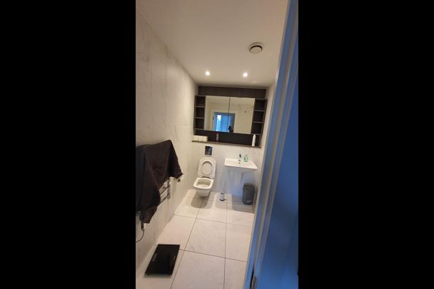 Room in a Shared Flat, Owen Street, M15 - Photo 1