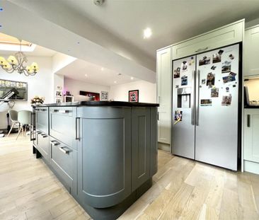 Abbeydale Park Rise, Sheffield - Photo 1