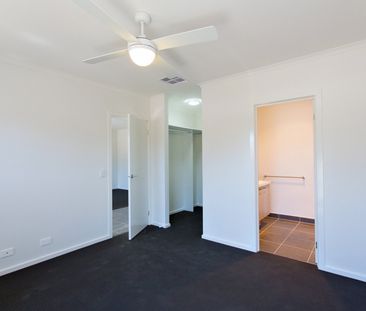 FAMILY HOME! - Photo 6