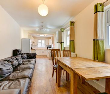 6 bedroom house to rent - Photo 1