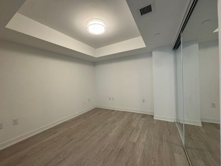 For Lease - 3 Strathgowan Avenue Unit# 324, Toronto, Ontario - Photo 4