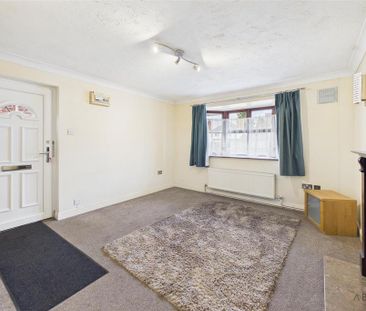 2 bedroom semi-detached house to rent - Photo 3