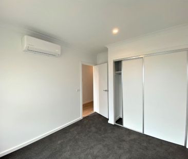 2/12 Clunes Street, Kingsbury VIC 3083 - Photo 2