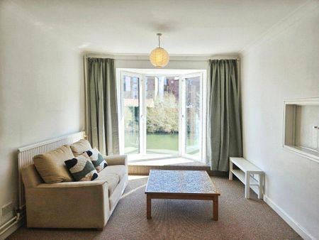 2 bedroom terraced house to rent - Photo 2