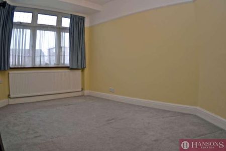 Eccleston Crescent, Goodmayes, RM6 - Photo 4