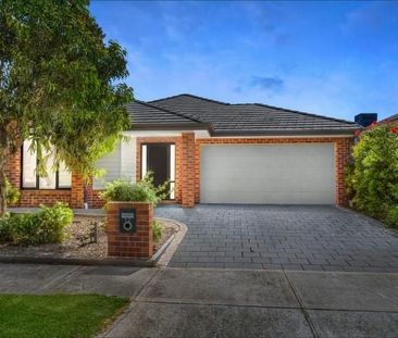 Spacious 4-Bedroom Home with Abundant Natural Light - Photo 4