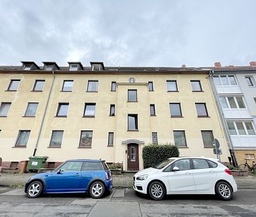 renoviert, modernisiert & bezugsfrei: Helle + gut geschnittene 2-Zi.-Wohnung in zentraler Lage - Foto 3