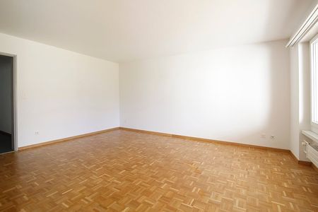 "Gemütliche 2.5 Zimmerwohnung in ruhigem Wohnquartier!" - Photo 3