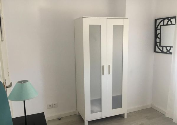 Alugo quarto a estudante feminina em Coimbra
