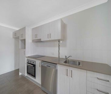 Modern 1-Bedroom Unit in Secure Complex Available 27/10/2026 - Photo 5