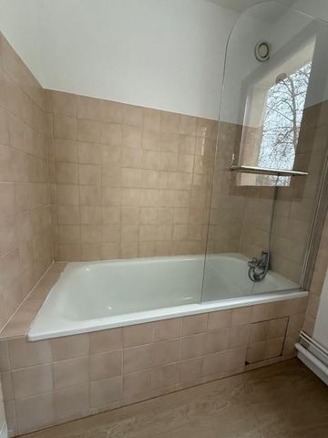 Location Appartement 4 pièces 82m² PONT DE VEYLE 01290 - Photo 4