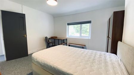 4 bedroom terraced house to rent - Photo 4