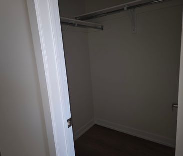 For Lease - 1 Bullata Lane, Richmond Hill, Ontario - Photo 2