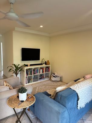 Surfers Paradise - Photo 1