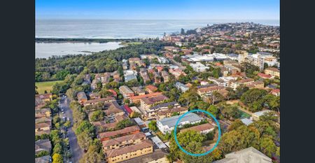 Spacious lifestyle apartment with two balconies - Photo 3