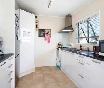 CLENDON CUTIE! 3 BEDROOM HOUSE FOR RENT - Photo 3