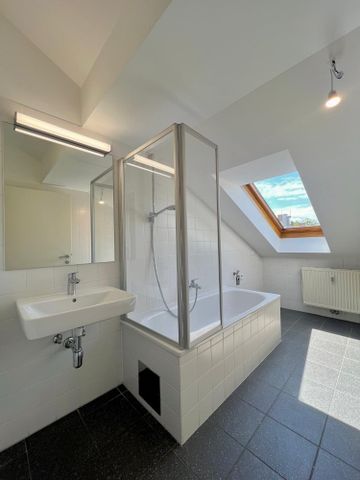 Dachgeschoßwohnung mit Terrasse im Univiertel - Provisionsfrei! - Foto 3