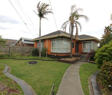 Spacious 3-Bedroom Home in Prime Keilor Park Location! - Photo 5