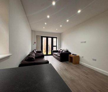 1 bedroom in a house share to rent - Photo 3