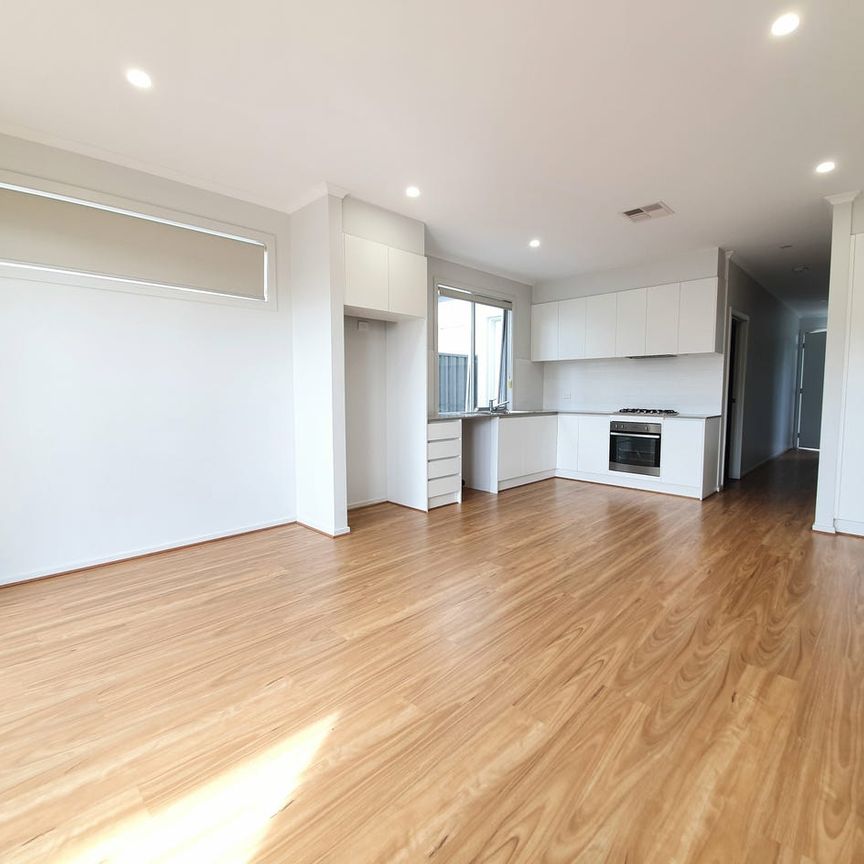 Trendy 3 bedroom townhouse just minutes to the CBD - Photo 1