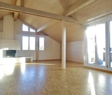 Moderne 4.5-ZW à 119m2 im DG mit Terrasse - Foto 1