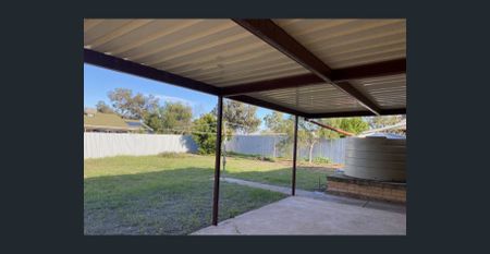 10 Davies Crescent, Port Augusta West - Photo 4