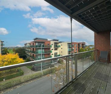 Apartment 10, Millrace Court, Phoenix Park Racecourse, Dublin 15, D... - Photo 2