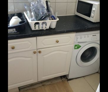 Room in a Shared Flat, Green Street, E13 - Photo 6