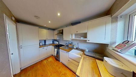 2 bedroom semi-detached house to rent - Photo 5