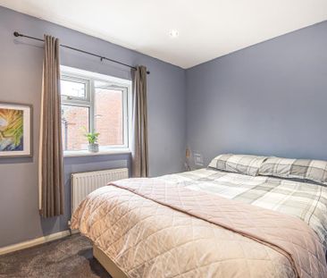 2 bedroom terraced house to rent - Photo 2