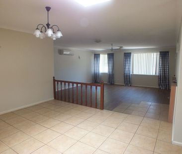 FAMILY HOME - Photo 2