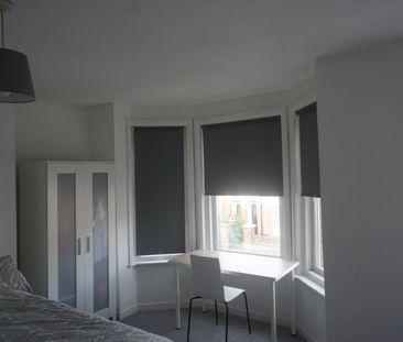 Room in a Shared House, Burlington Road, SO15 - Photo 1