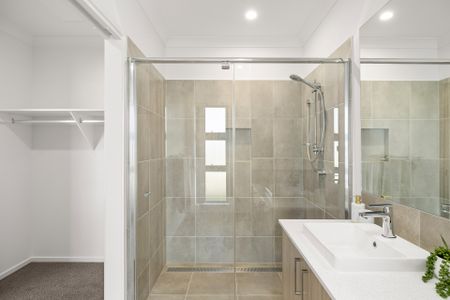 45 Elder Parade, Collingwood Park QLD 4301 - House For Rent | Domain - Photo 2