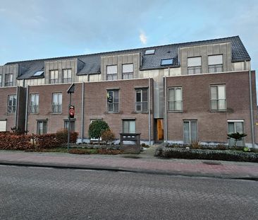 Appartement met 2 slpks, terras en autostaanplaats, centraal gelege... - Photo 2