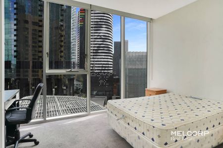 SPACIOUS 2-BEDROOM APARTMENT - FURNISHED - Photo 3