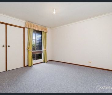 Charming 3 x 2 Family Home in Prime Woodlands Location Location, co... - Photo 4