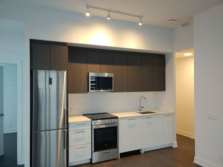 For Lease - 225 Veterans Drive Unit# 803, Brampton, Ontario - Photo 4