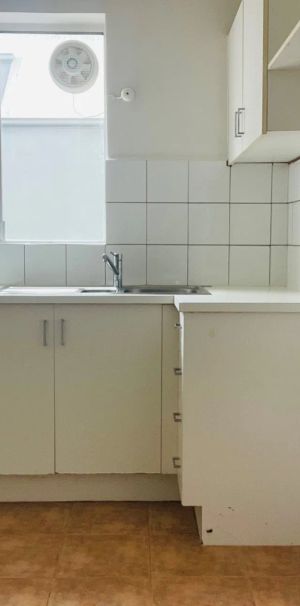 LIGHT, BREEZY AND SECURE APARTMENT - Photo 1