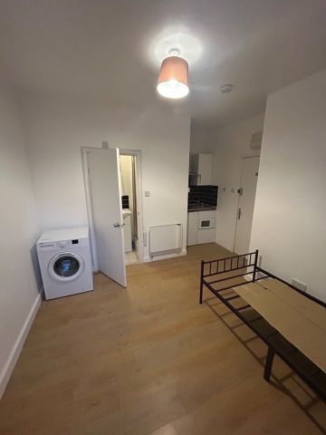 Studio Flat, Stoke Newington Road, N16 - Photo 5