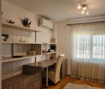 Inchiriez apartament 4 camere zona Spitalul Judetean - Ciuperca et 6/8 - Fotografie 3