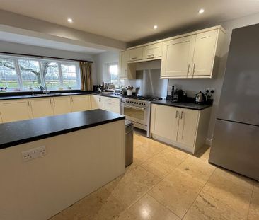 4 bedroom detached house to rent - Photo 5