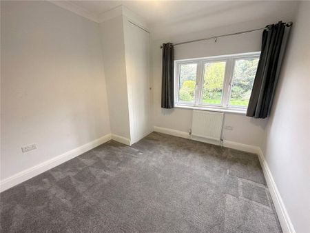 4 bedroom semi-detached house to rent - Photo 4