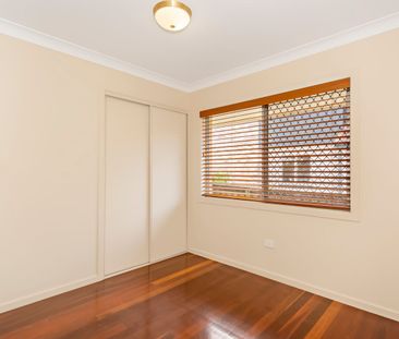 Massive Family Home - Photo 3