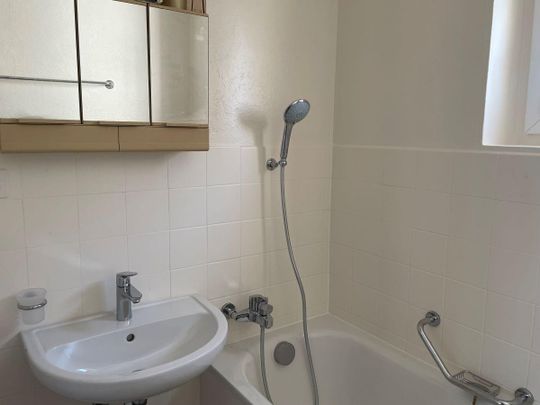 LUMINEUX ! APPARTEMENT DE 3 PIECES SITUE AU 5EME ETAGE AVEC BALCON - Photo 1