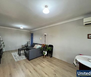 CENTRAL LOCATION 5 MINUTES TO STATION - Photo 6