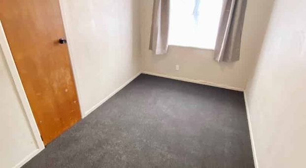 Modern, three bedroom house on Inverness - Photo 1