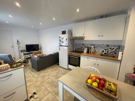 Location Appartement 2 pièces 31m² - Photo 2