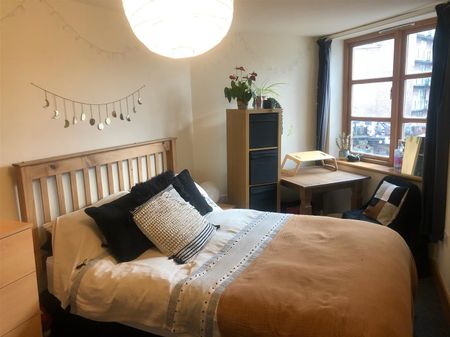 Johnny Ball Lane, Bristol - Photo 5